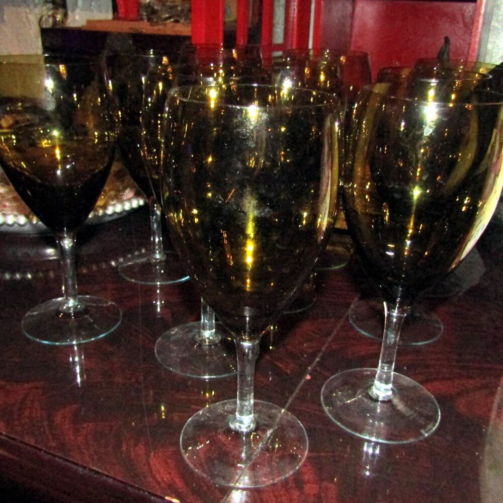 Lot of 11 Tall Oval Wine Drinking Glasses Yellow Amber Color with Short Stem